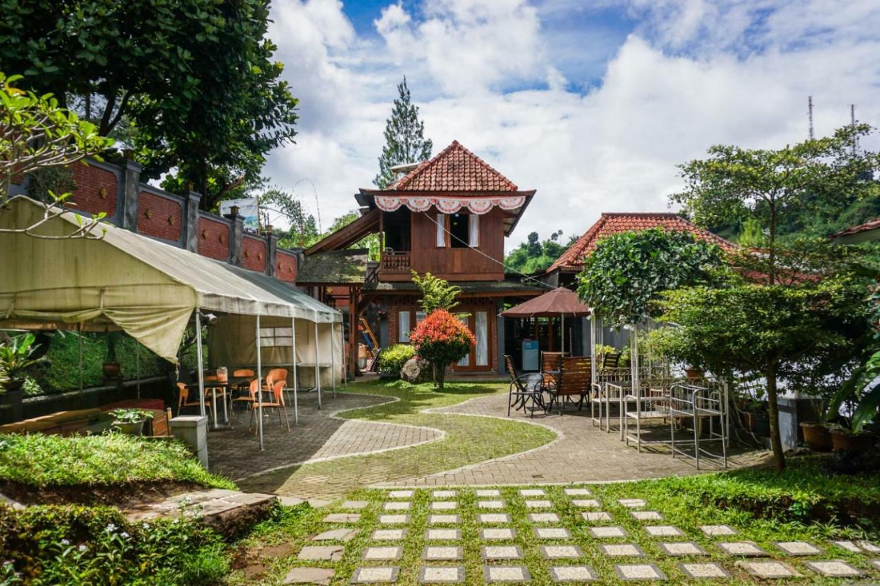 Bantal Guling Villa Лембанг Экстерьер фото